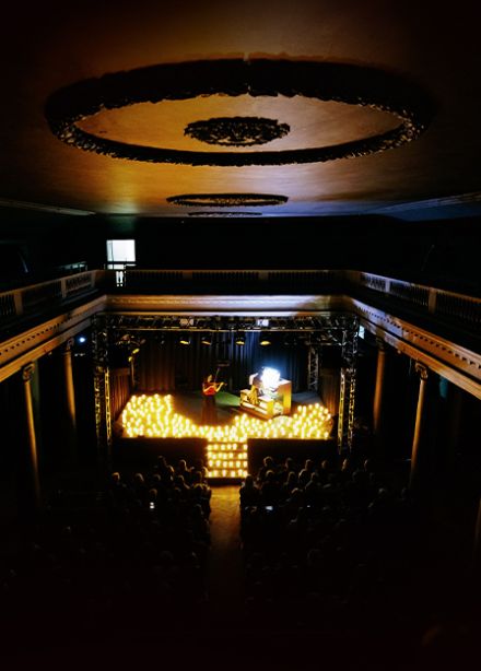 Орган и дудук при свечах