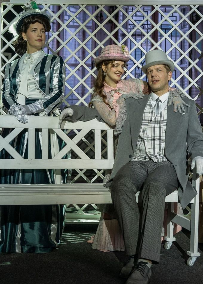 Спектакль «Красавец мужчина», Щелково