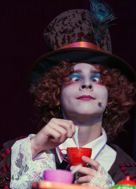 Спектакль «Алиса в стране чудес», Коломна