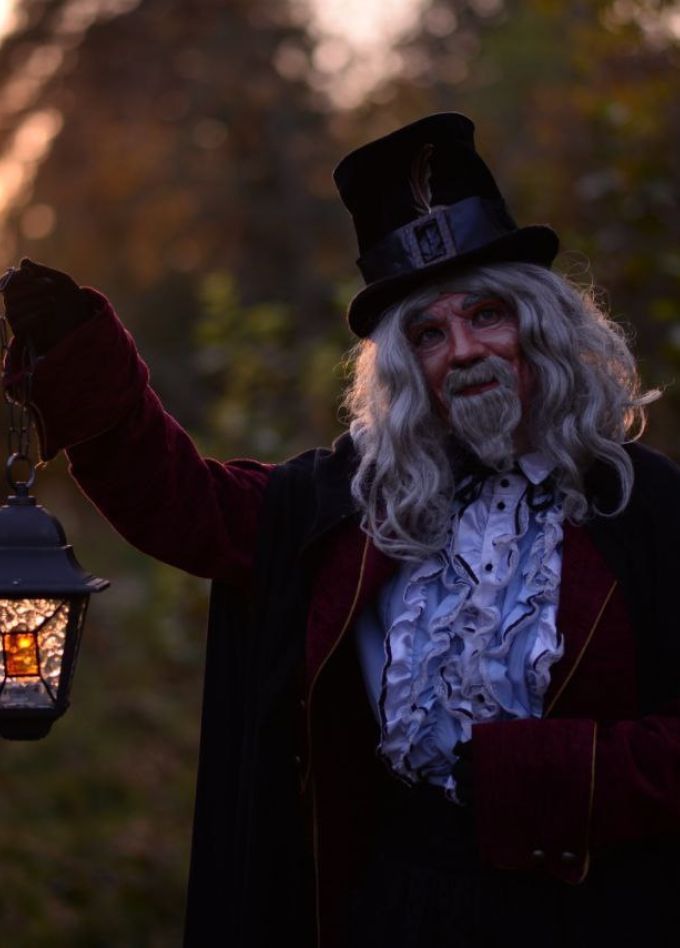 12 чудес Сергиева Посада с фонарщиком Фаролеро