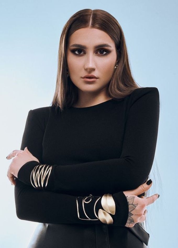 MONA, Королев