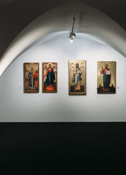 Образы Спасителя и Креста Господня в иконе, скульптуре, медном литье и эмалях